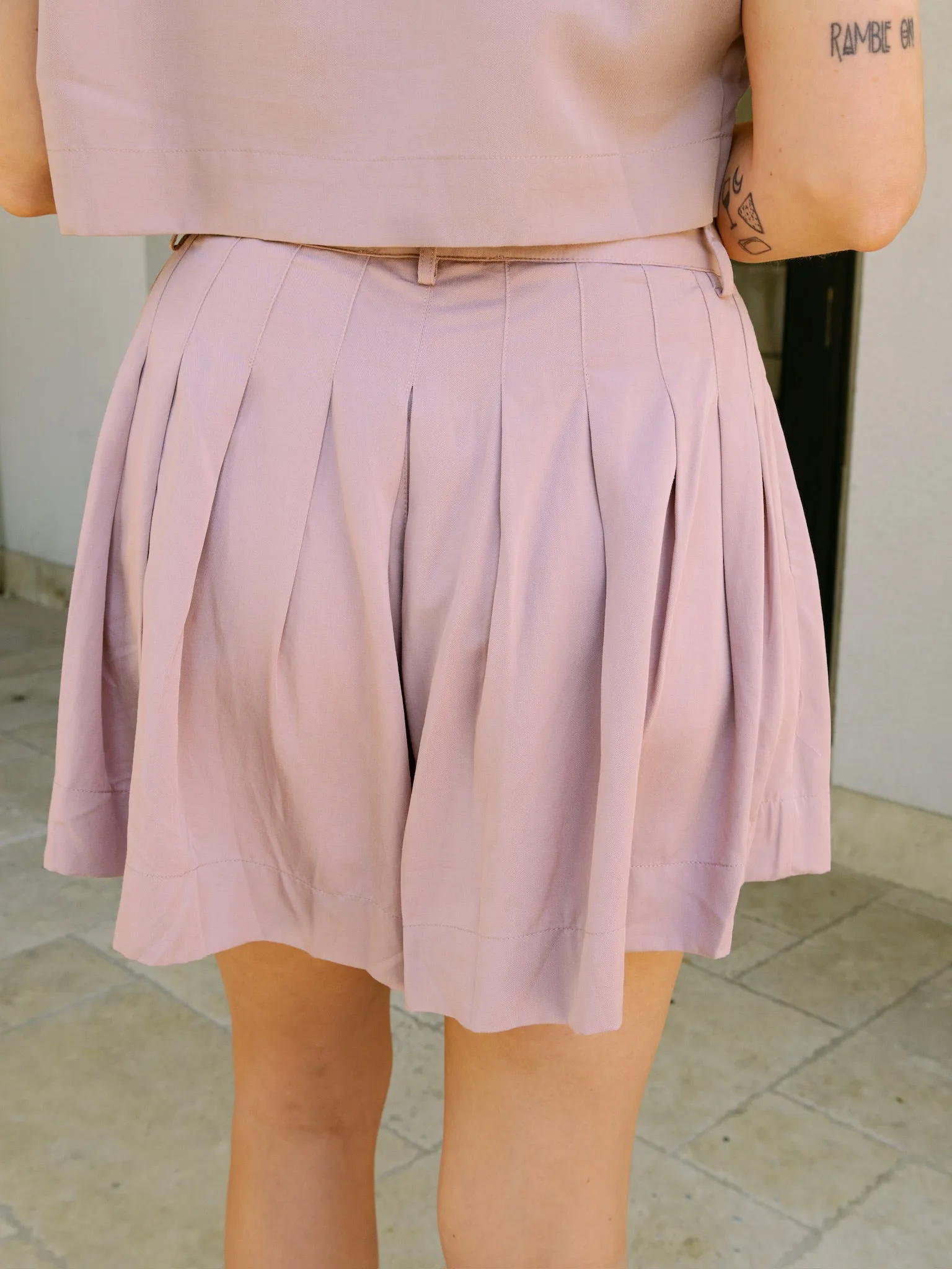 Amanda Pleated Shorts - Mauve