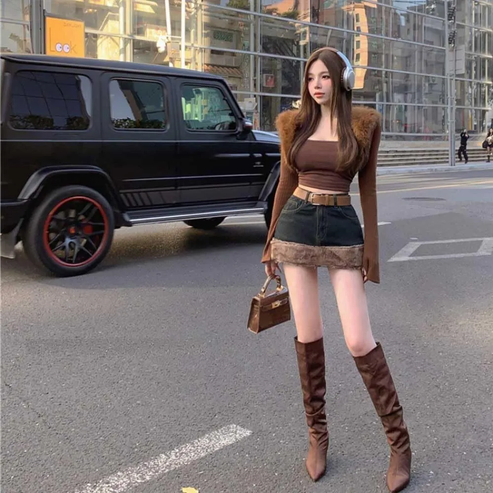 Autumn and Winter Women's Plush Edge Denim Short Skirt, High Waist Tight Denim Belt Skirt