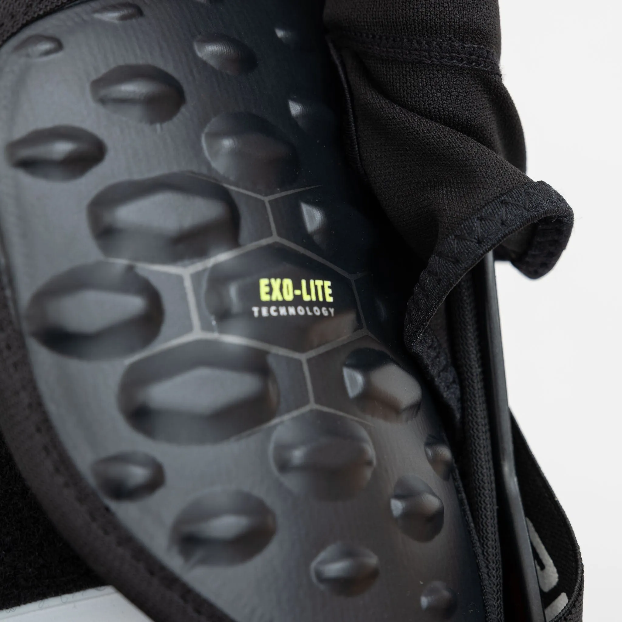 Bauer Vapor Hyperlite Intermediate Hockey Shin Guards