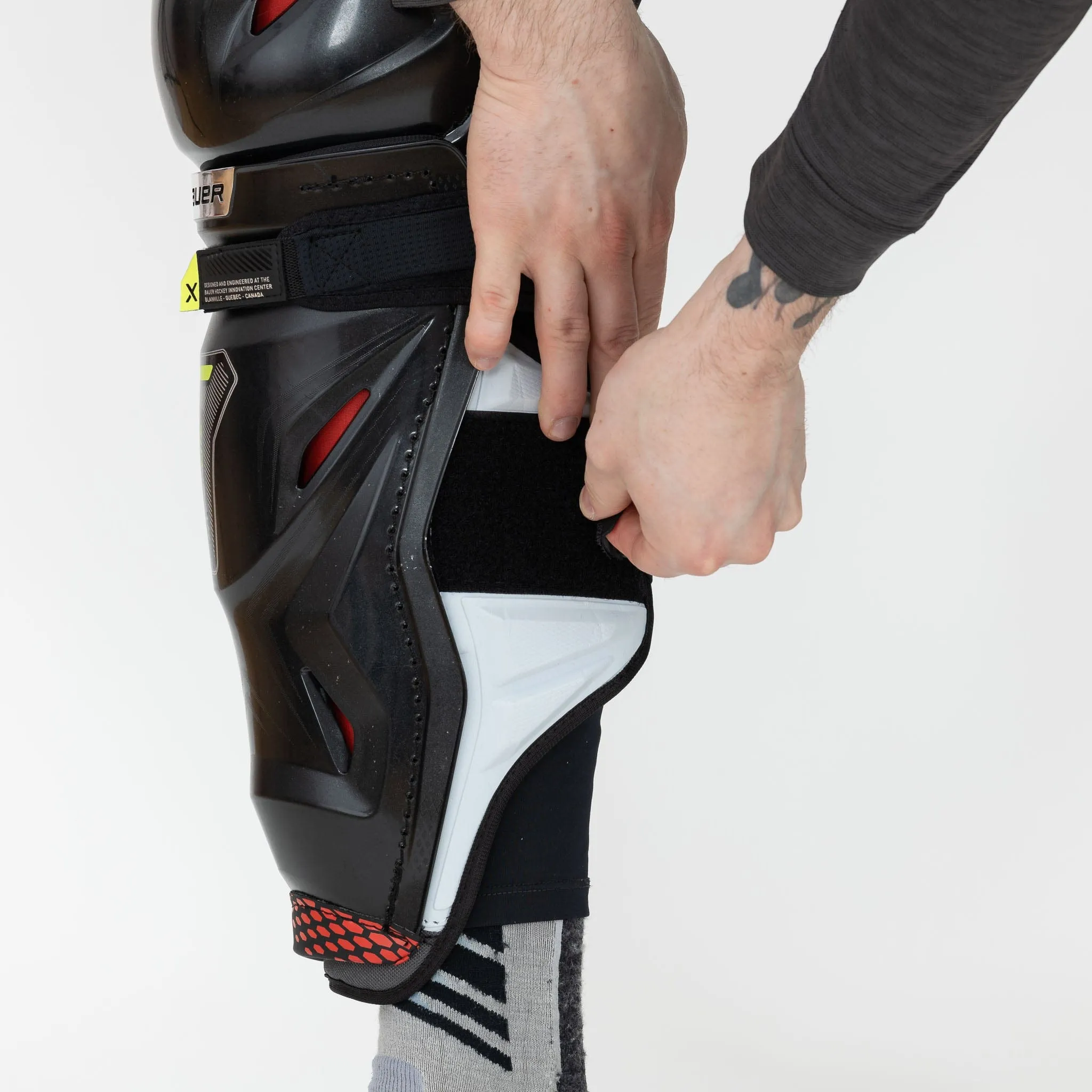 Bauer Vapor Hyperlite Intermediate Hockey Shin Guards