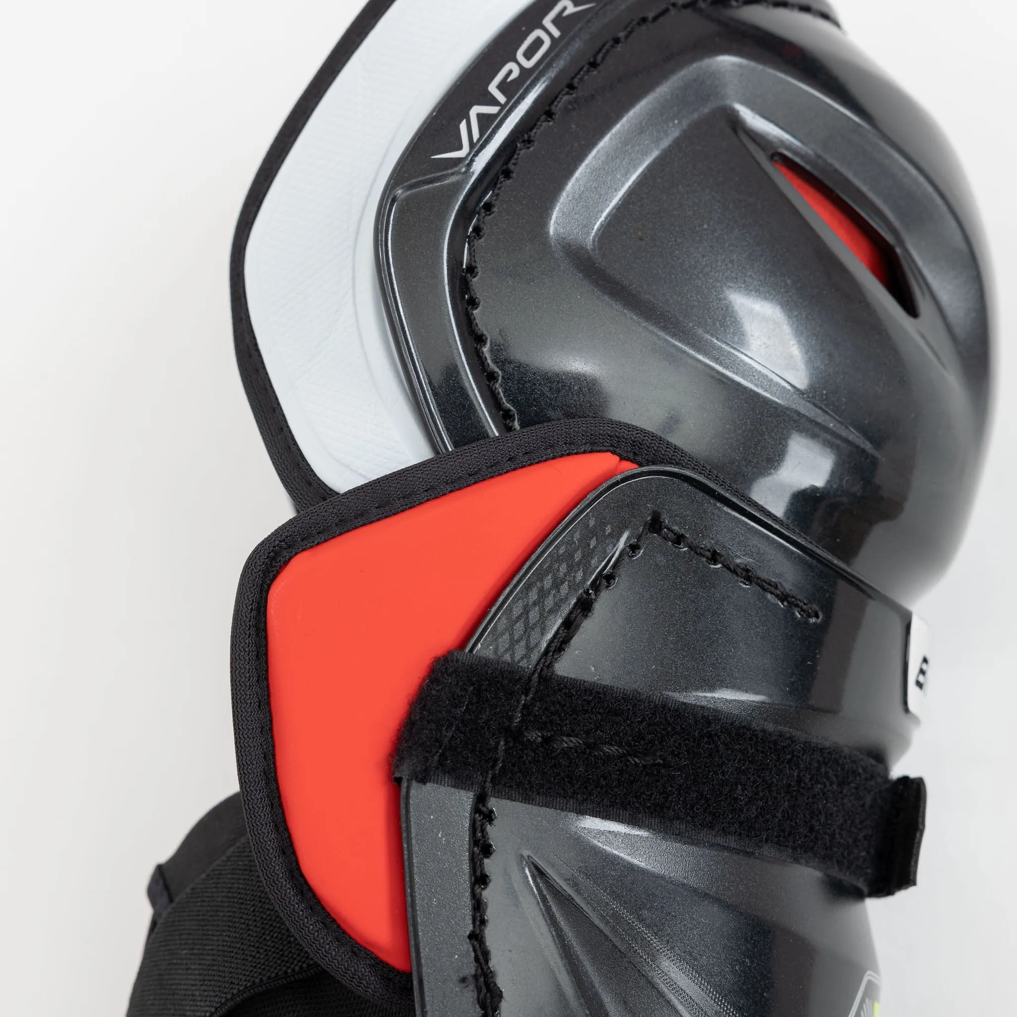 Bauer Vapor Hyperlite Intermediate Hockey Shin Guards