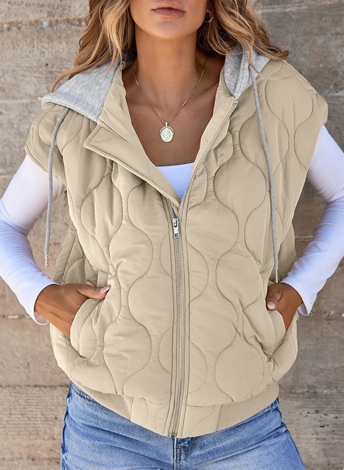 EVALESS Hooded Puffer Vest Women 2024 Zip Up Sleeveless Quilted Vests with Pockets