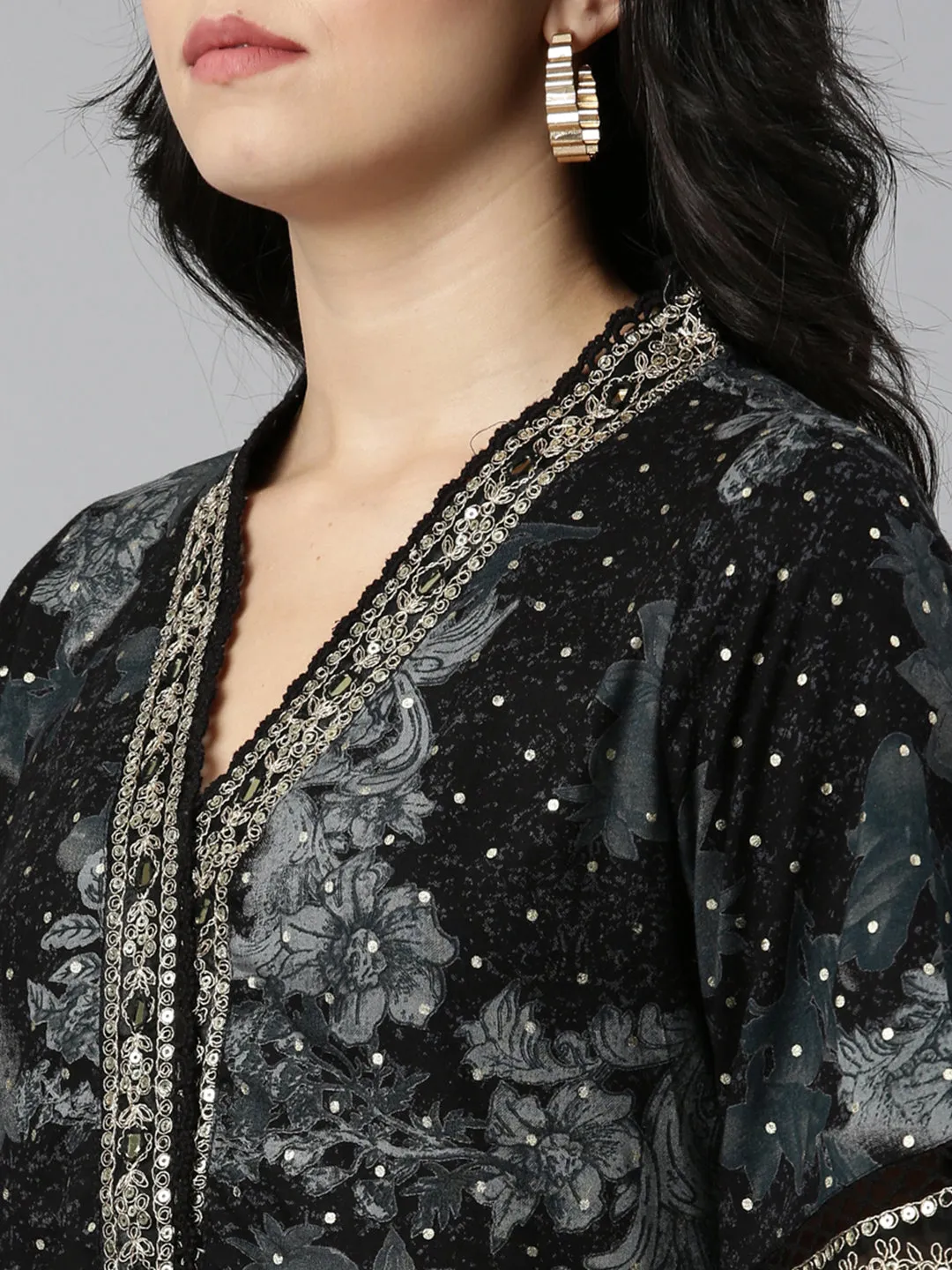Neeru's Black Regular Straight Printed Readymade Suits