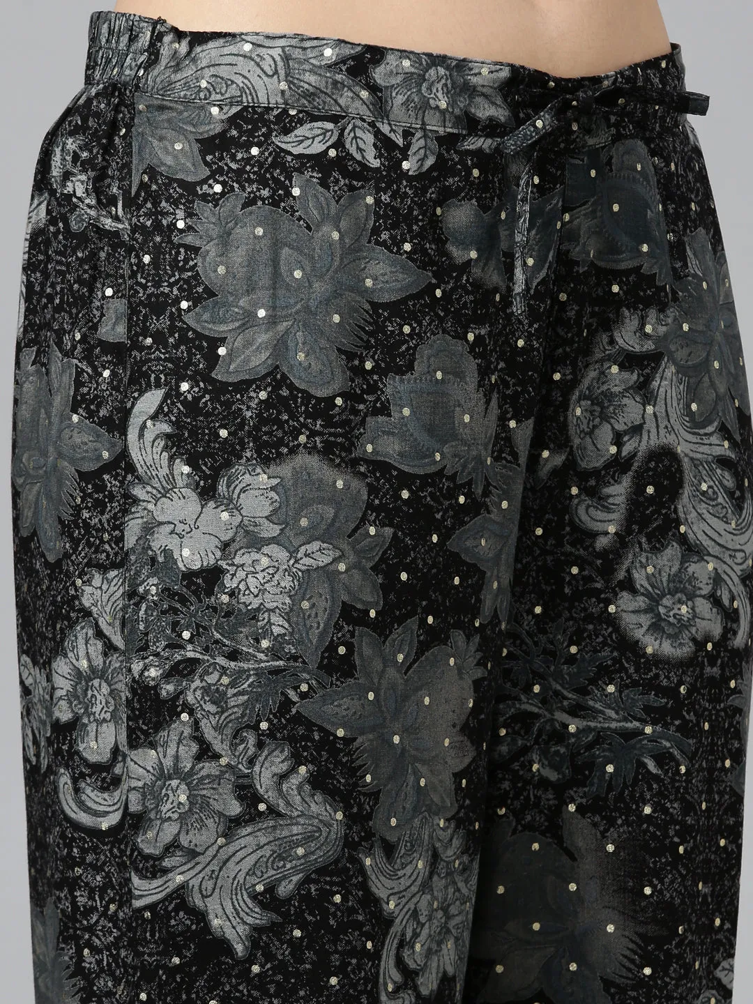 Neeru's Black Regular Straight Printed Readymade Suits