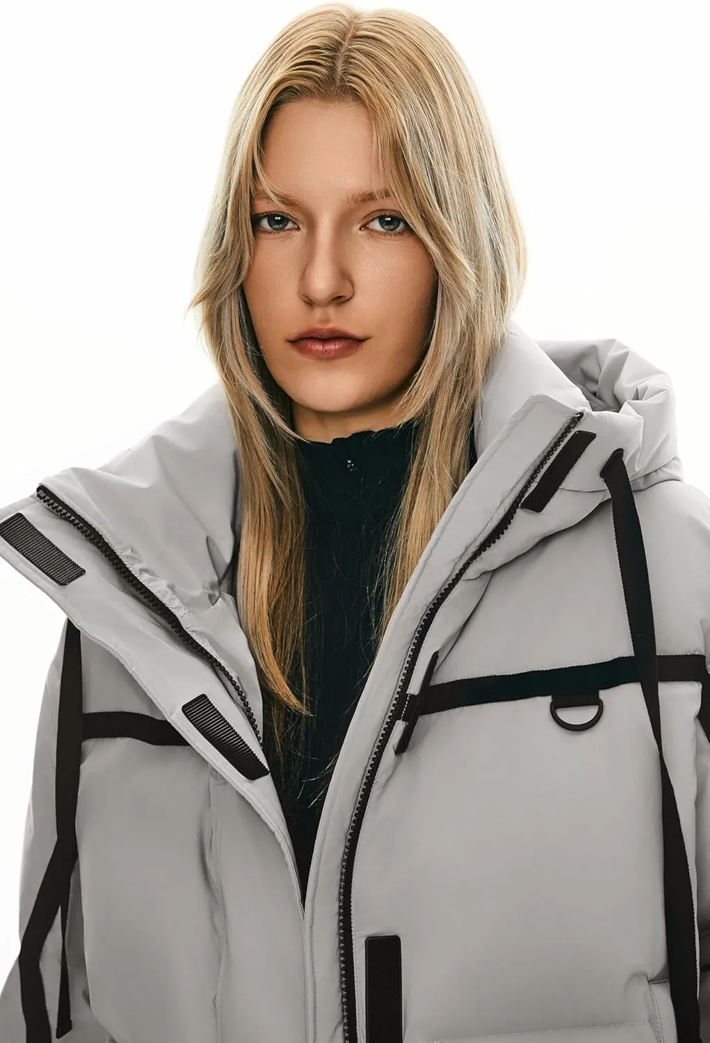 Orolay Women's Cropped Puffer Jacket Winter Quilted Short Down Coat Warm Hooded Zip Fashion Outerwear with Pockets