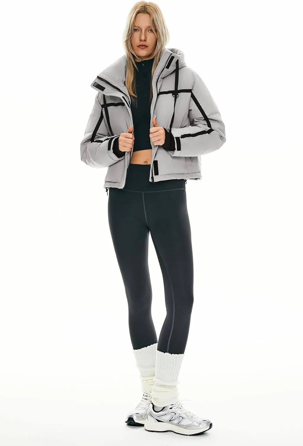 Orolay Women's Cropped Puffer Jacket Winter Quilted Short Down Coat Warm Hooded Zip Fashion Outerwear with Pockets