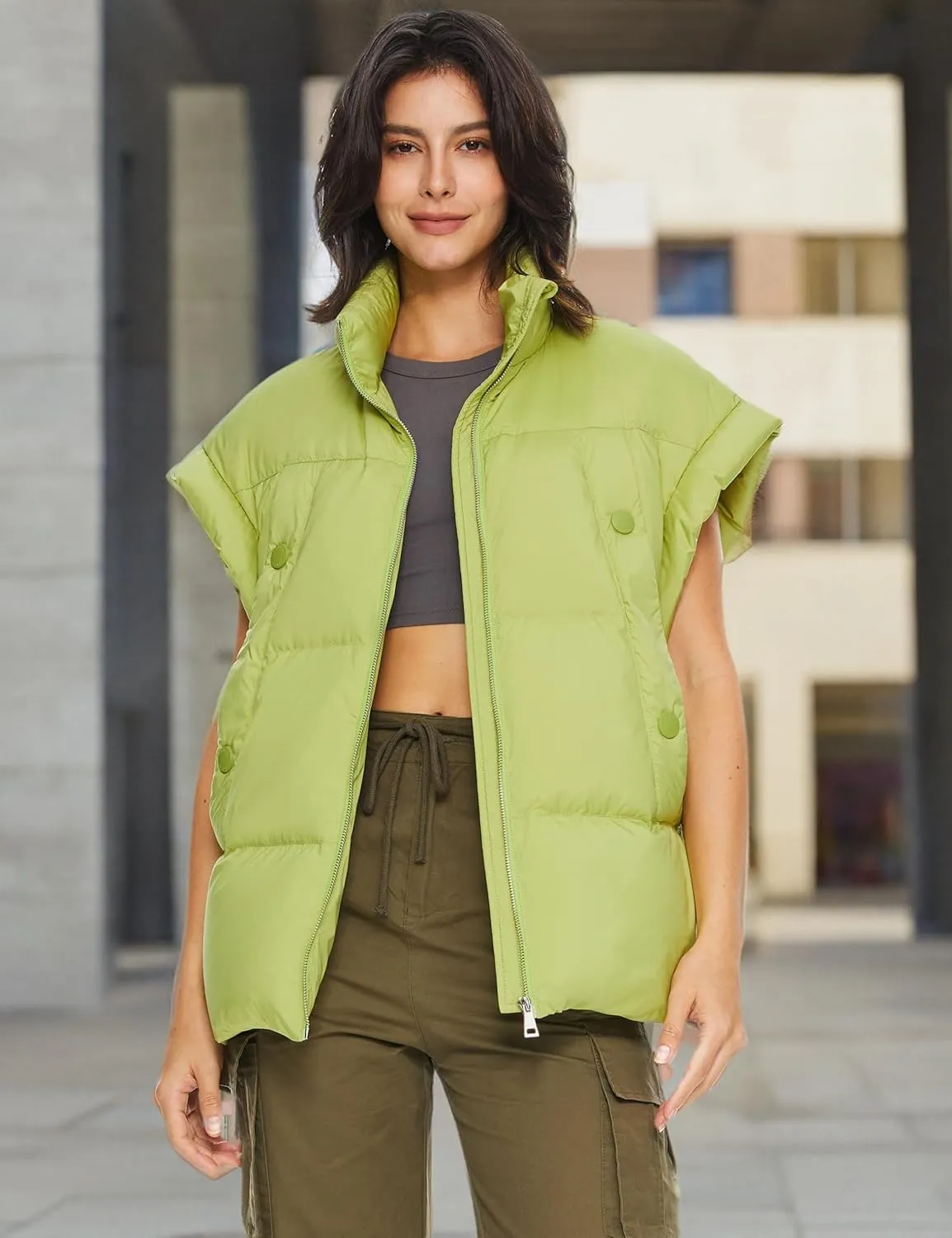 Orolay Women's Puffer Down Vest Oversized Warm Sleeveless Jacket Fashion Quilted Outerwear Gilet with Stand Collar