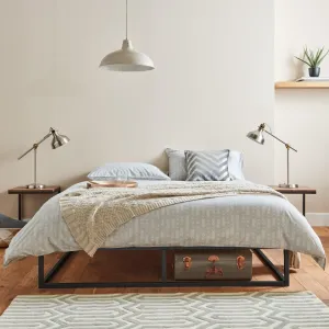 Outlet – Indy King Size Platform Bed - Black Metal