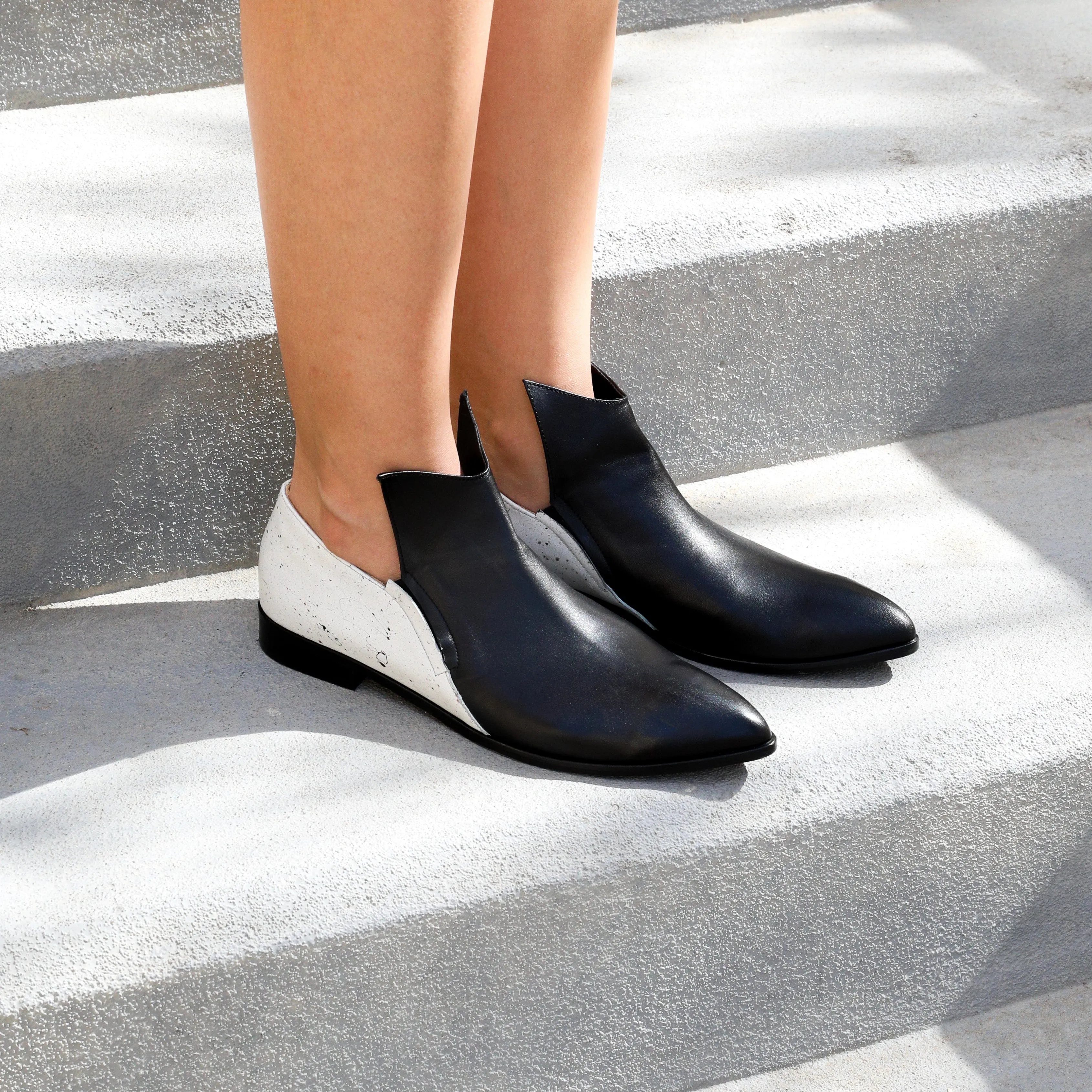 Sadeem black white boot