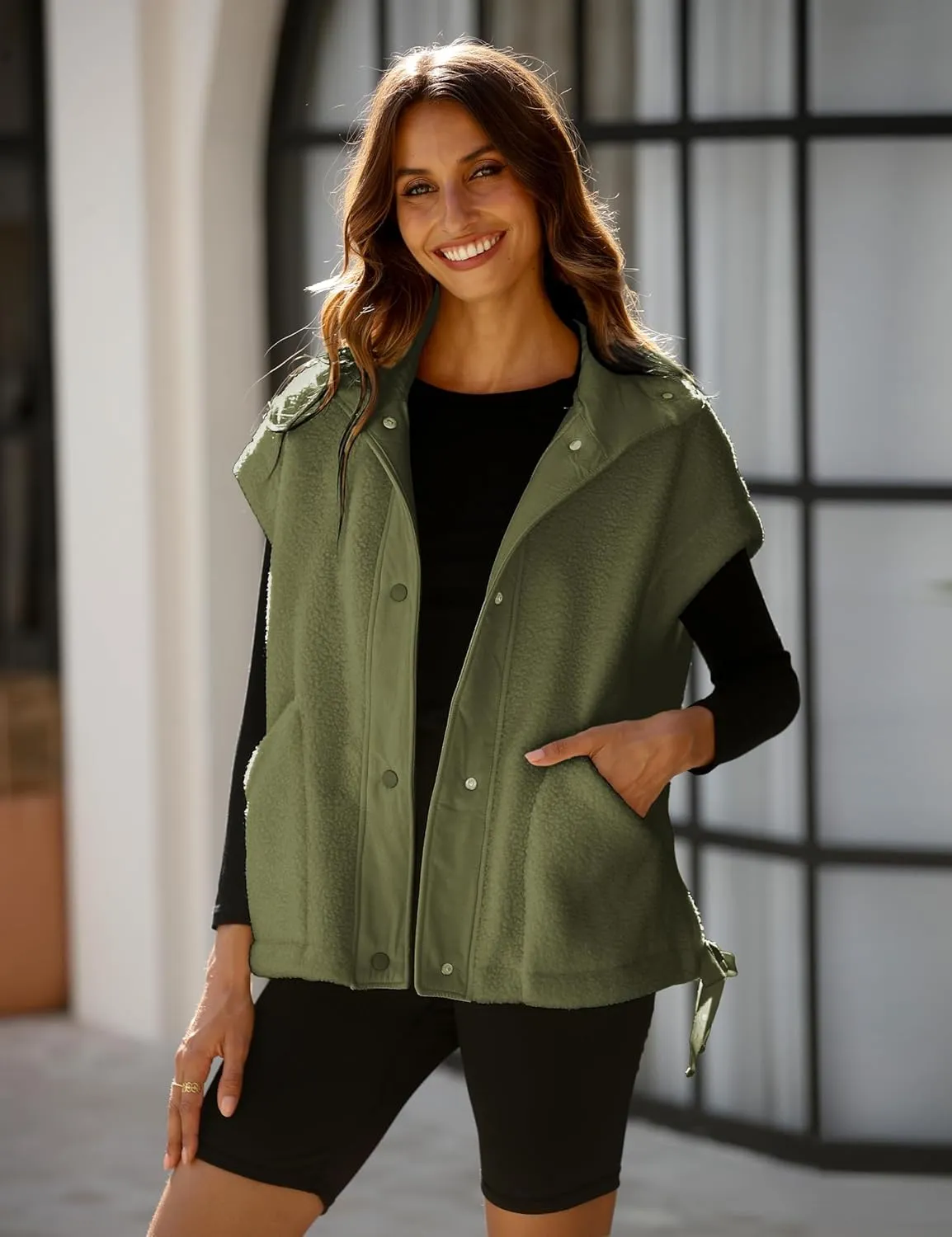 Women Oversized Fleece Vest Trendy Sleeveless Button Down Fuzzy Sherpa Jacket Winter Warm Outerwear Vest with Pockets