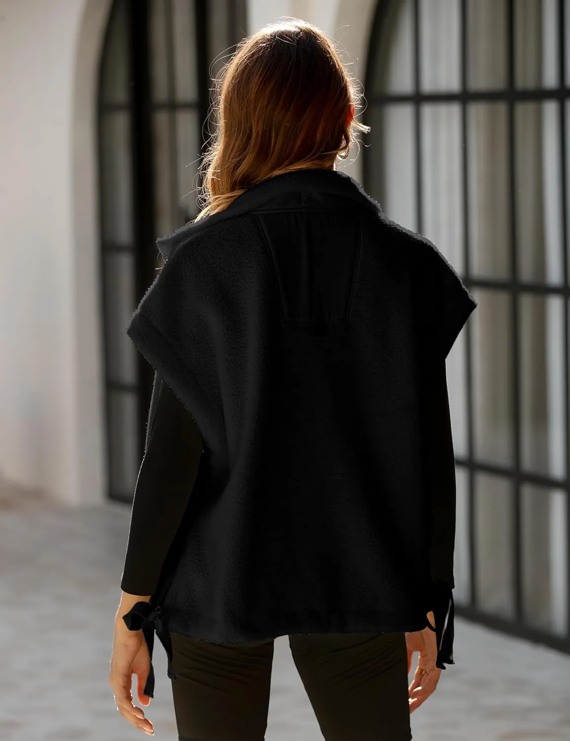 Women Oversized Fleece Vest Trendy Sleeveless Button Down Fuzzy Sherpa Jacket Winter Warm Outerwear Vest with Pockets
