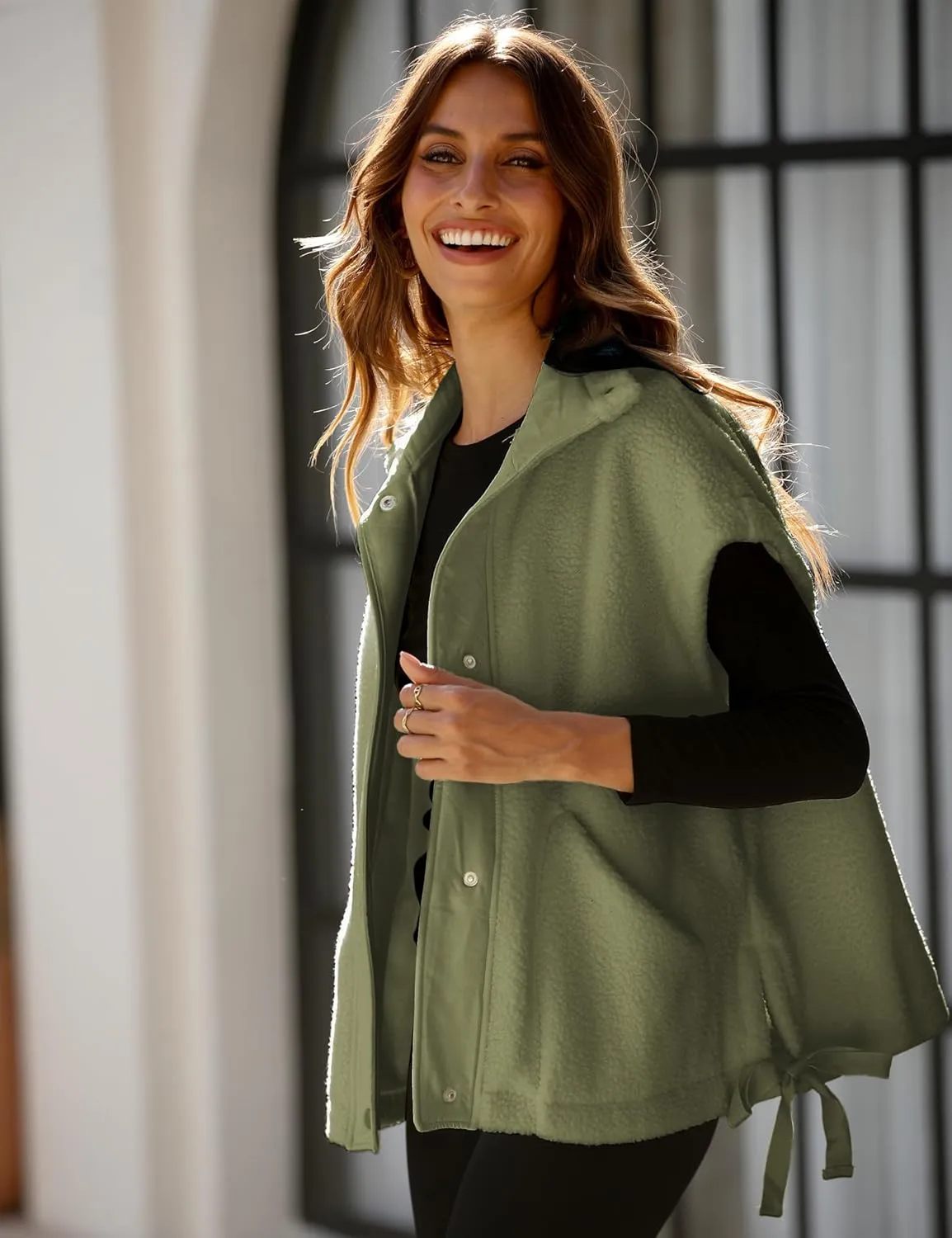 Women Oversized Fleece Vest Trendy Sleeveless Button Down Fuzzy Sherpa Jacket Winter Warm Outerwear Vest with Pockets