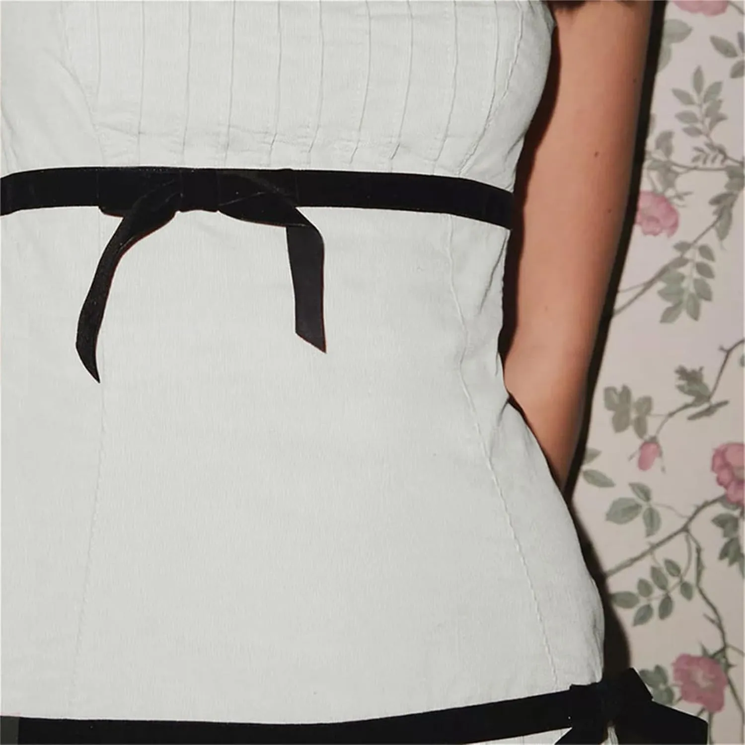 Women Sexy Strapless Bodycon Mini Dress Y2K Lace Trim Off Shoulder Tube Dress Bodycon Hollow Out Backless Party Dress