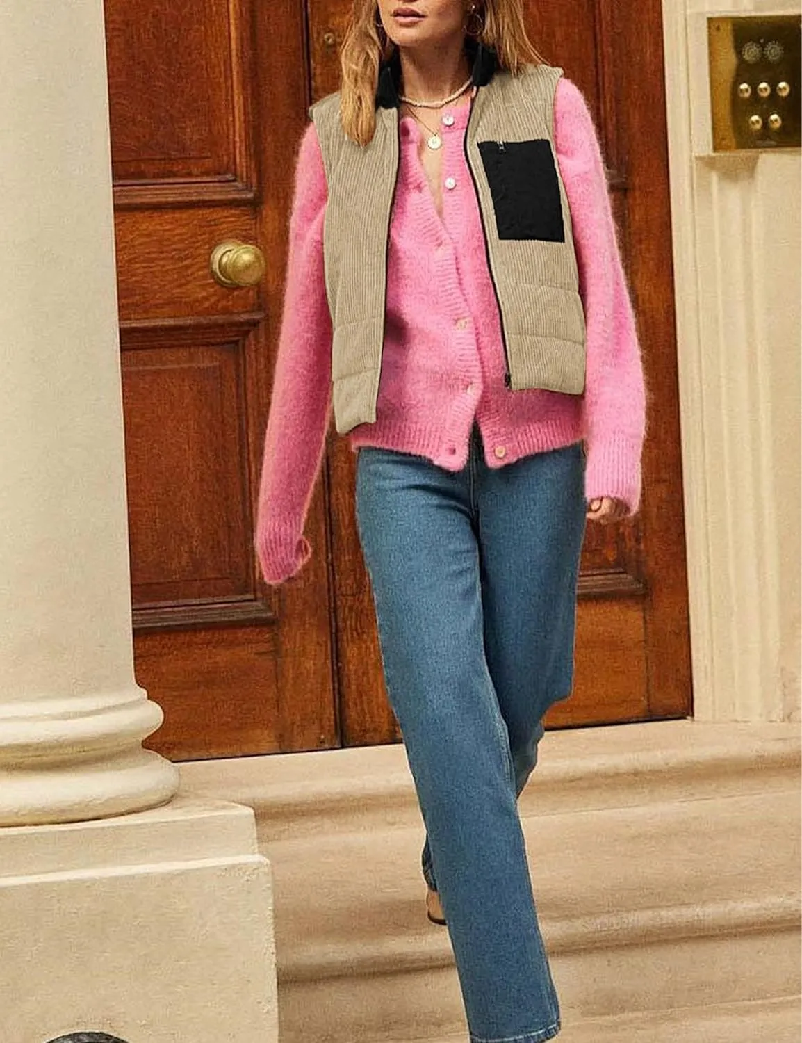 Women's Corduroy Puffer Vest Cropped Stand Collar Zip Up Color Block Vests Warm Gilet Jacket Outerwear with Pocket